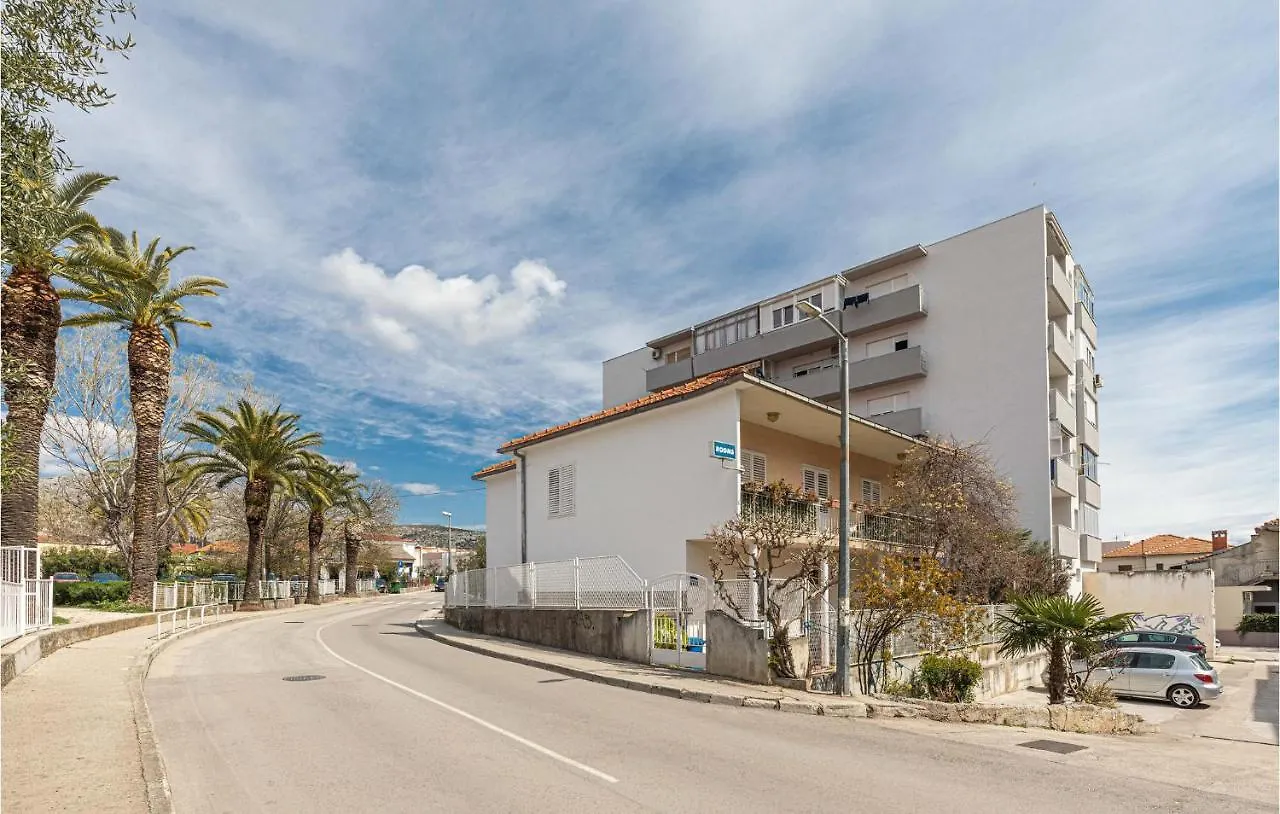 Stunning Apartment In Trogir With Kitchen 0*,  קרואטיה